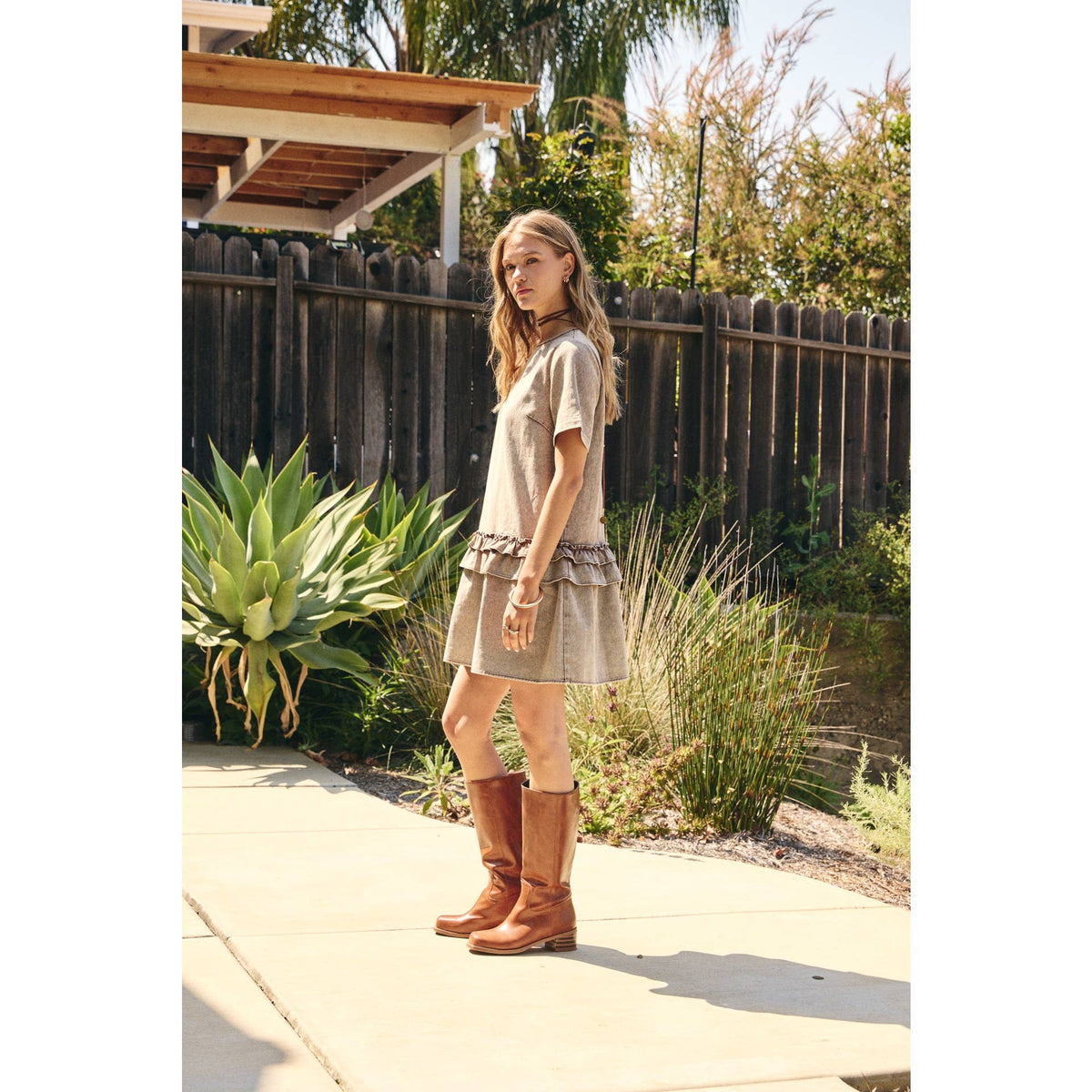 DUSTY ROAD MINERAL-WASHED COTTON TWILL RUFFLED MINI DRESS