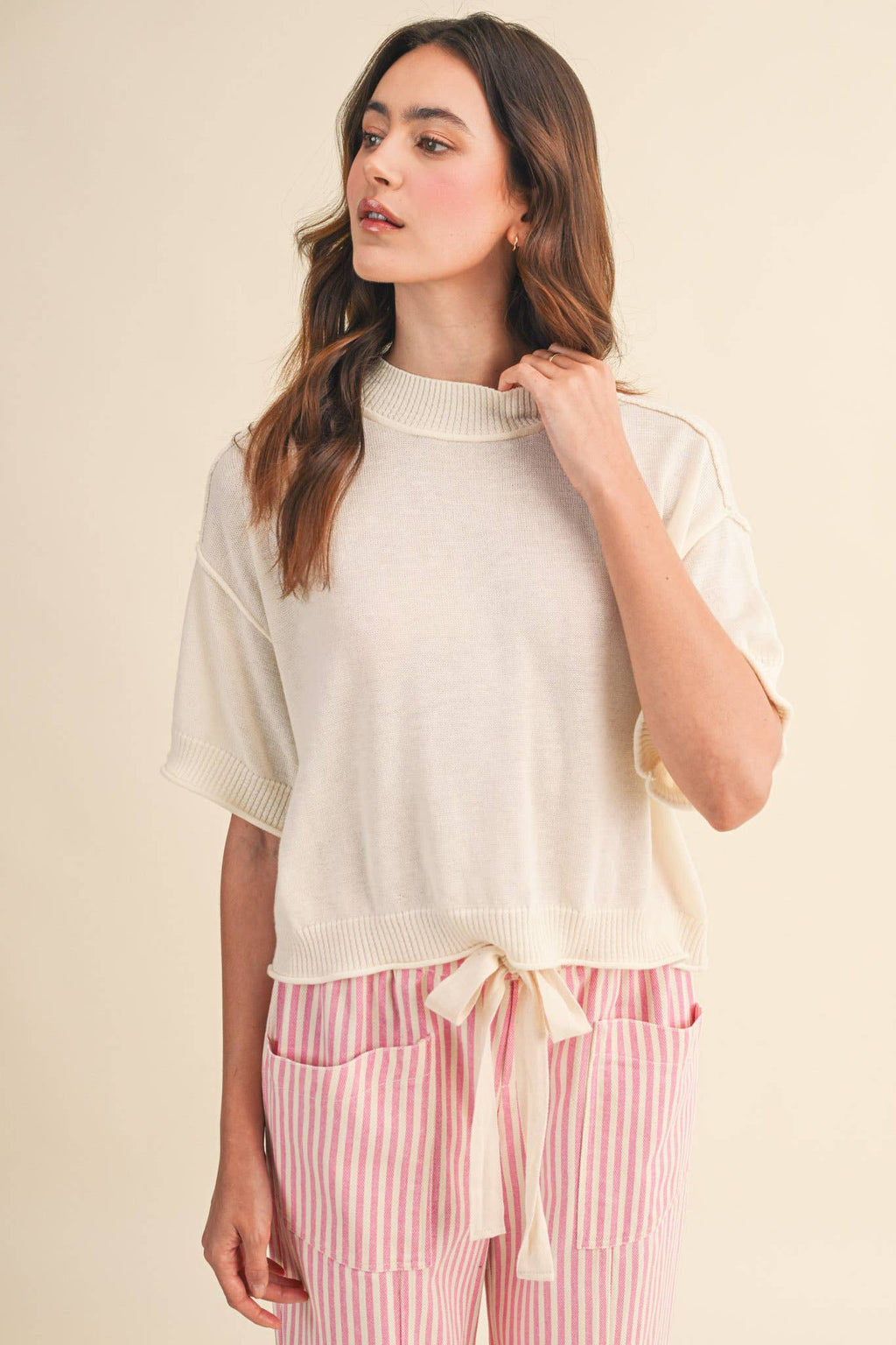 LIGHTWEIGHT KNIT MOCK NECK SHORT SLEEVE SWEATER MSW11311