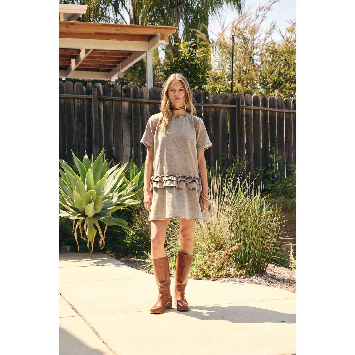 DUSTY ROAD MINERAL-WASHED COTTON TWILL RUFFLED MINI DRESS