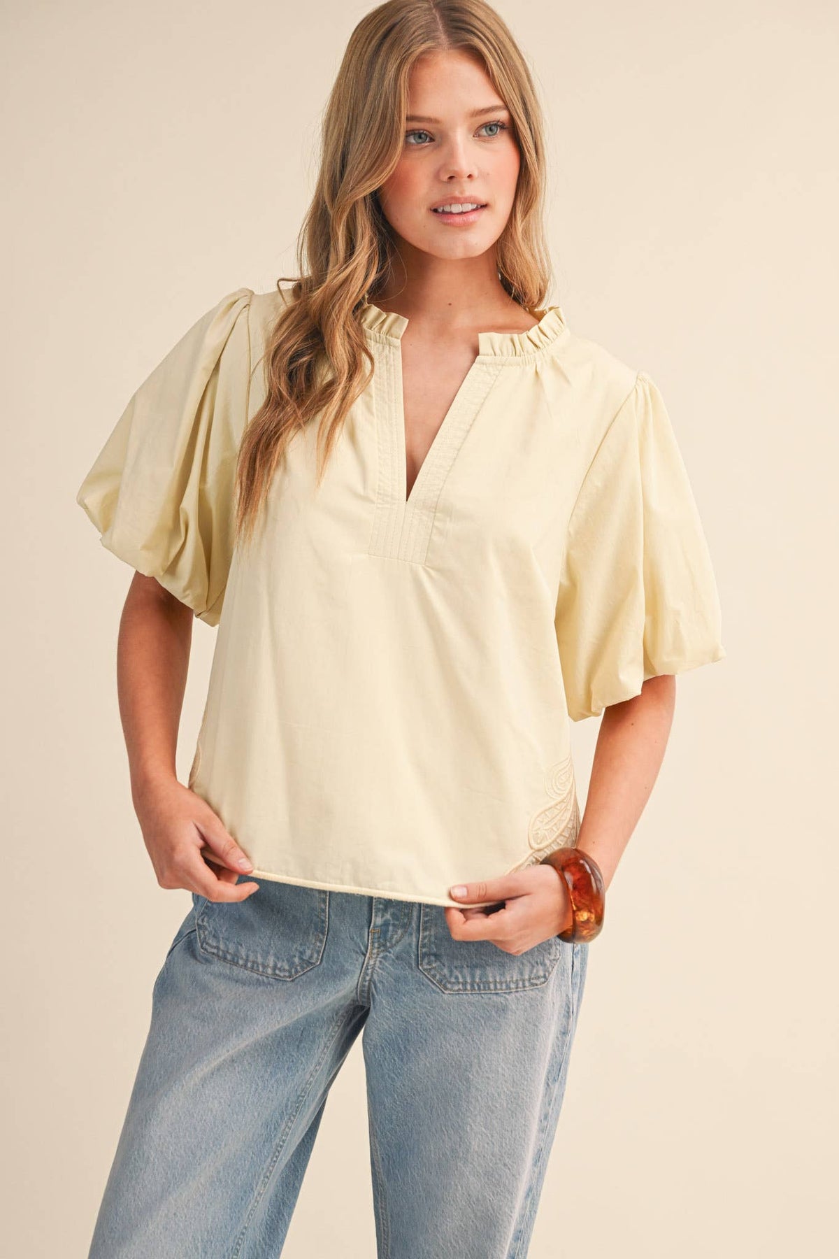 BUBBLE SLEEVE TOP WITH SIDE EMBROIDERY MTP4549