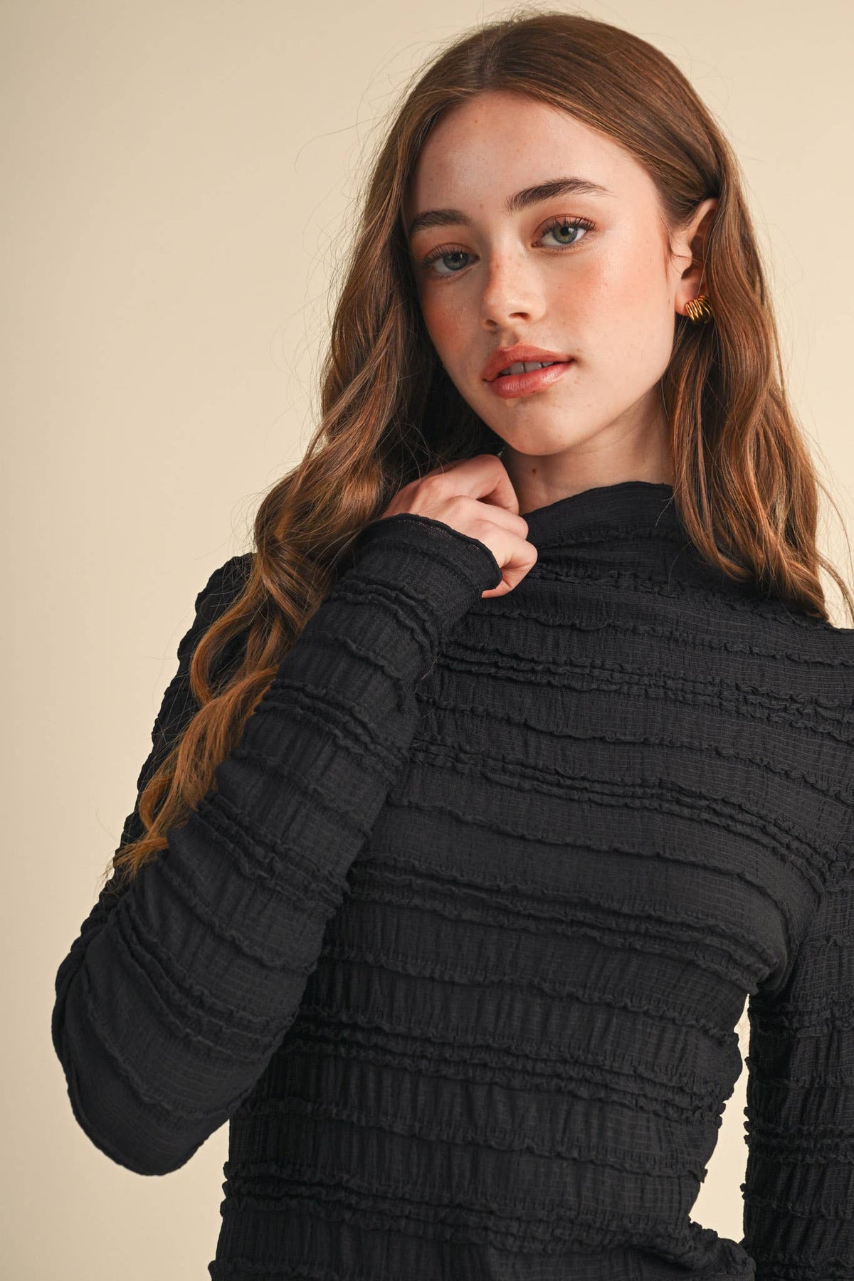 SHIRRED LONG SLEEVE MOCK NECK TOP MTP5407