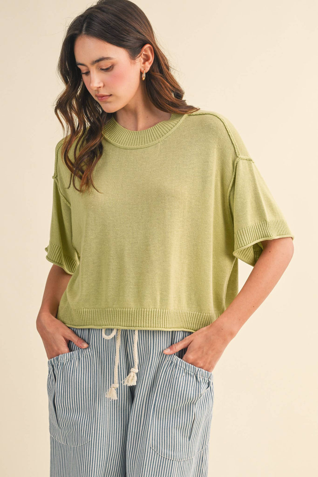 LIGHTWEIGHT KNIT MOCK NECK SHORT SLEEVE SWEATER MSW11311
