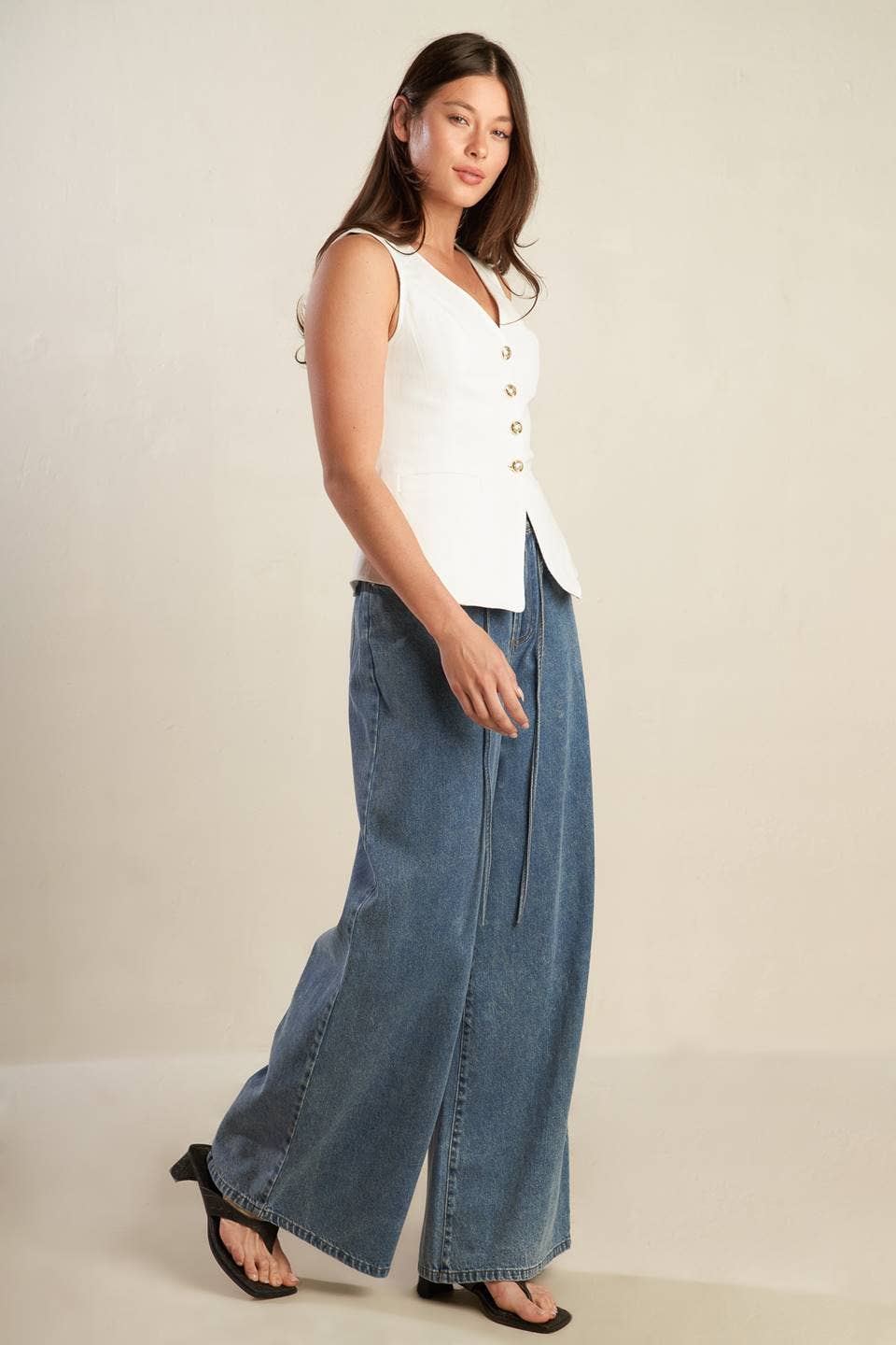 A solid woven vest - FJ1163