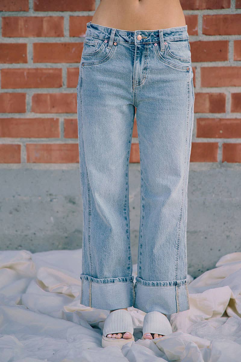 VINTAGE WASHED STRAIGHT JEANS WITH SIDE STITCH DETAIL