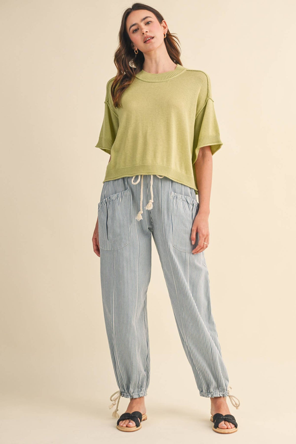 LIGHTWEIGHT KNIT MOCK NECK SHORT SLEEVE SWEATER MSW11311