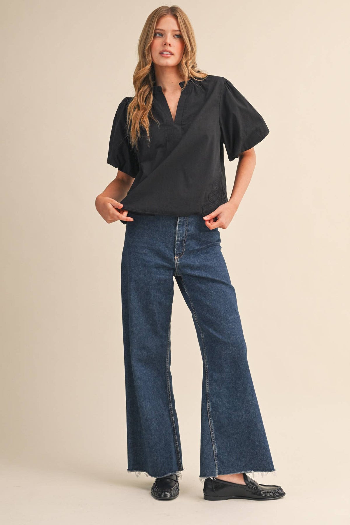 BUBBLE SLEEVE TOP WITH SIDE EMBROIDERY MTP4549