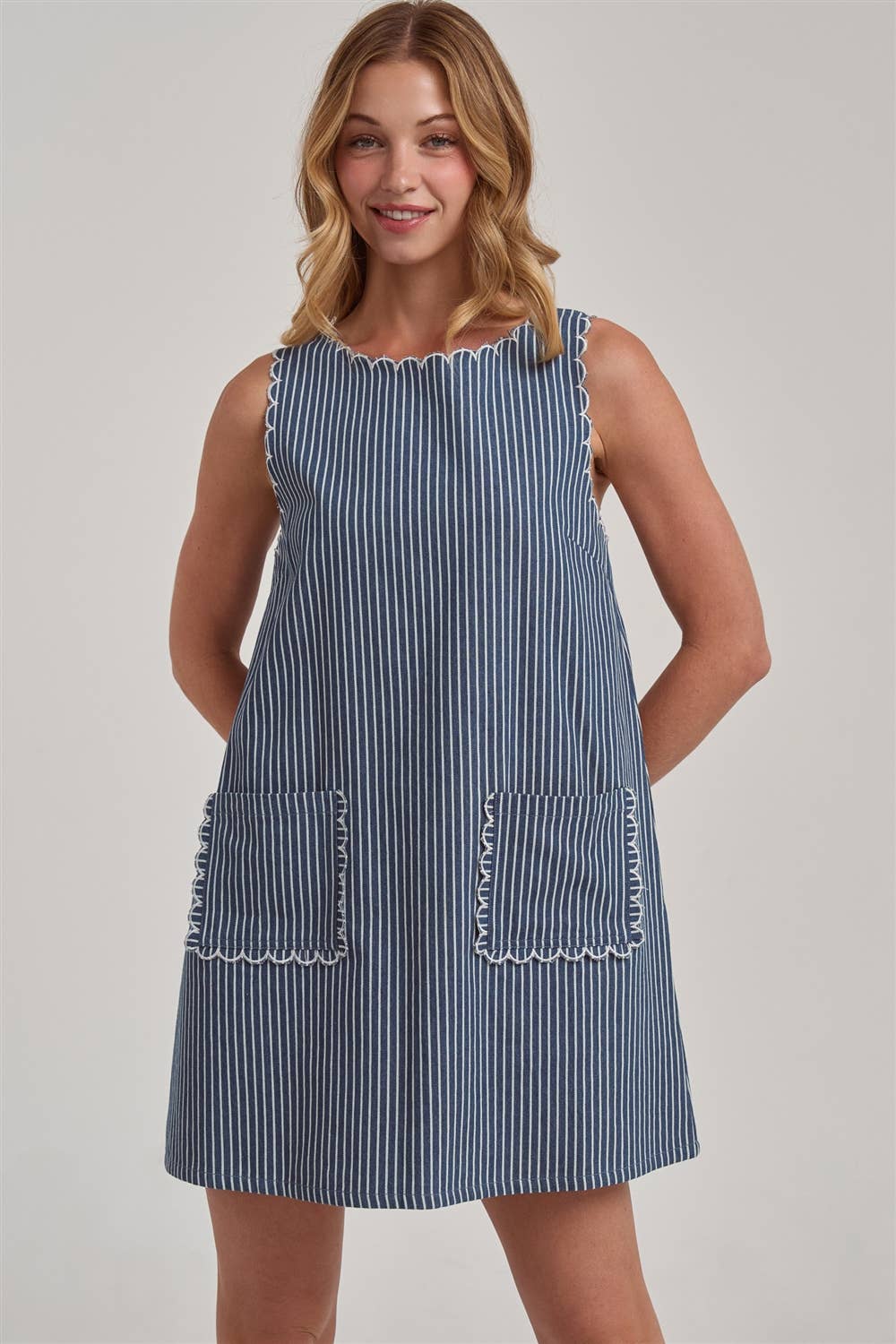 SLEEVELESS STRIPE DENIM MINI DRESSWITH SCALLOPED EMBROIDERY