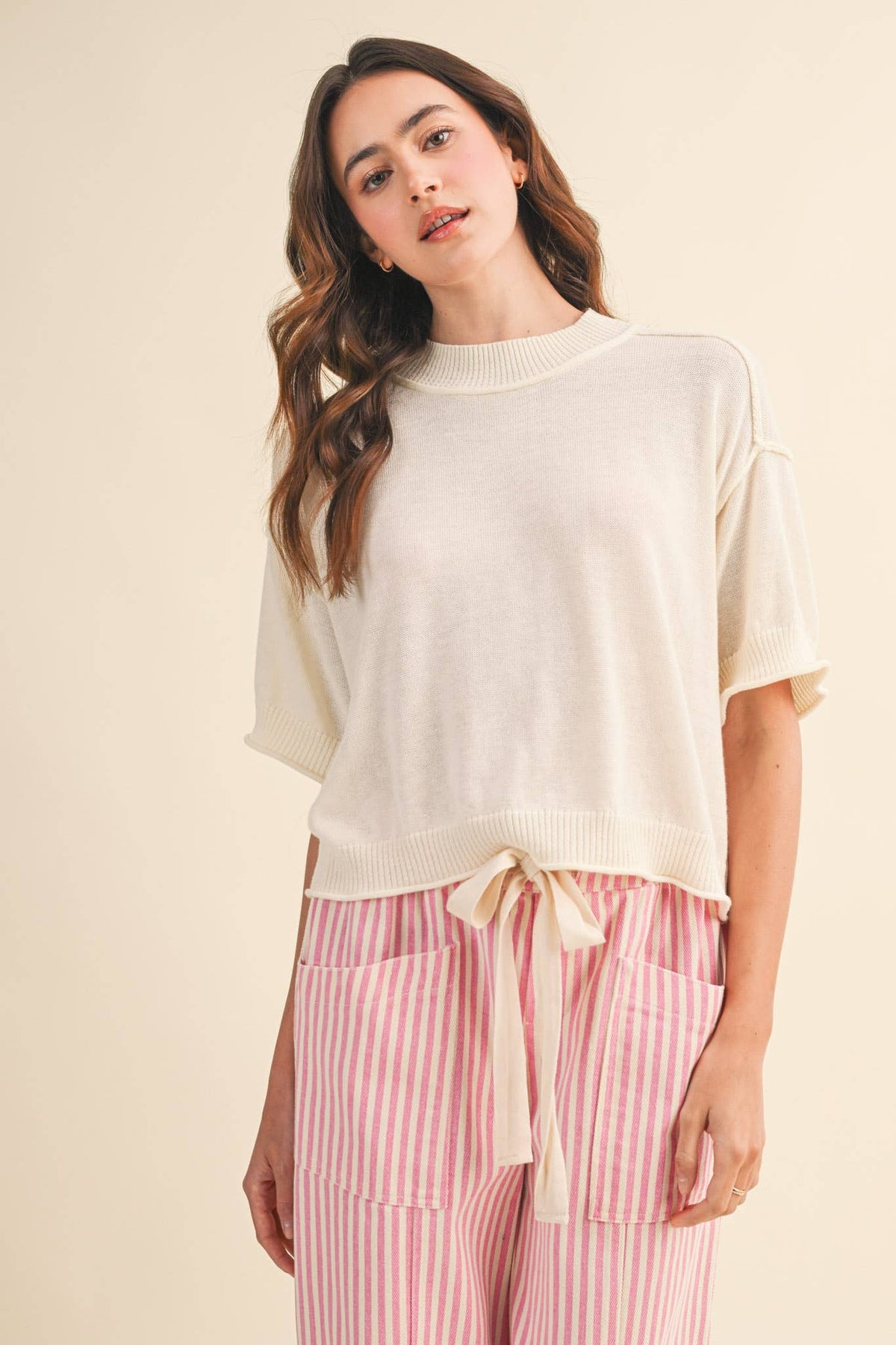 LIGHTWEIGHT KNIT MOCK NECK SHORT SLEEVE SWEATER MSW11311