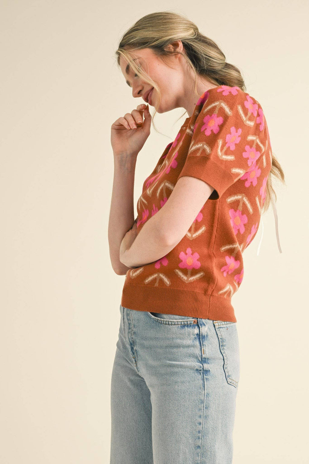 SHORT SLEEVE FLORAL KNIT SWEATER MSW10510