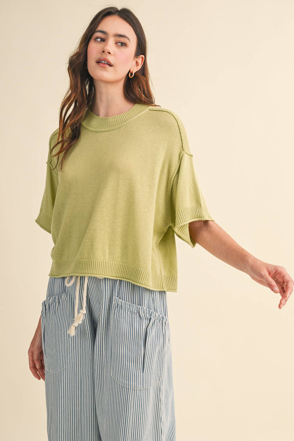 LIGHTWEIGHT KNIT MOCK NECK SHORT SLEEVE SWEATER MSW11311
