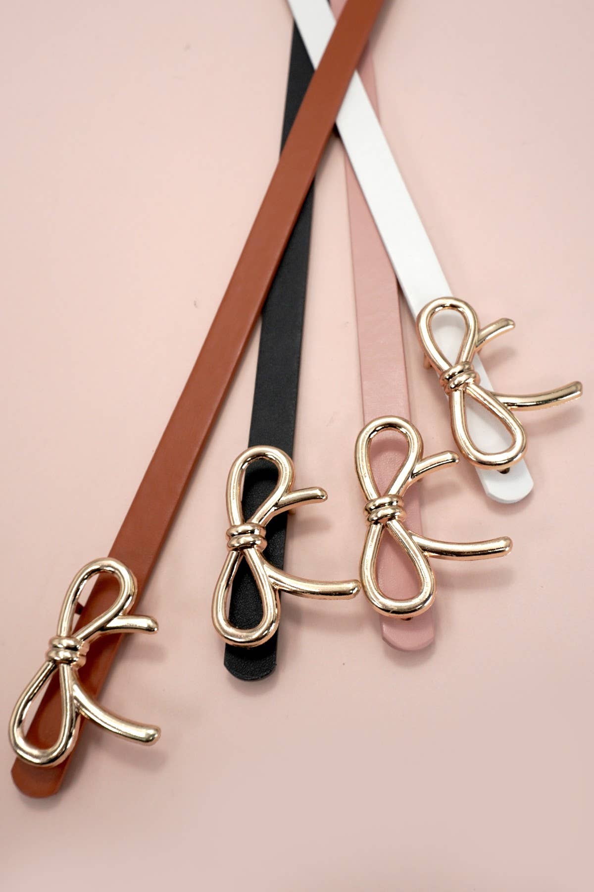 SMOOTH BOW SHAPED BUCKLE FAUX LEATHER BELT | 40BT650