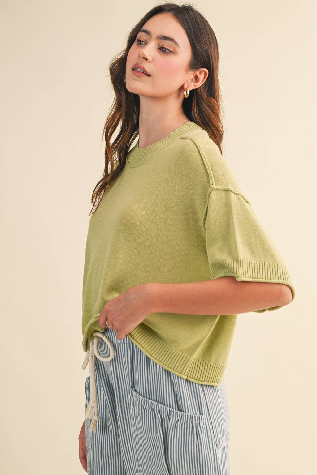 LIGHTWEIGHT KNIT MOCK NECK SHORT SLEEVE SWEATER MSW11311