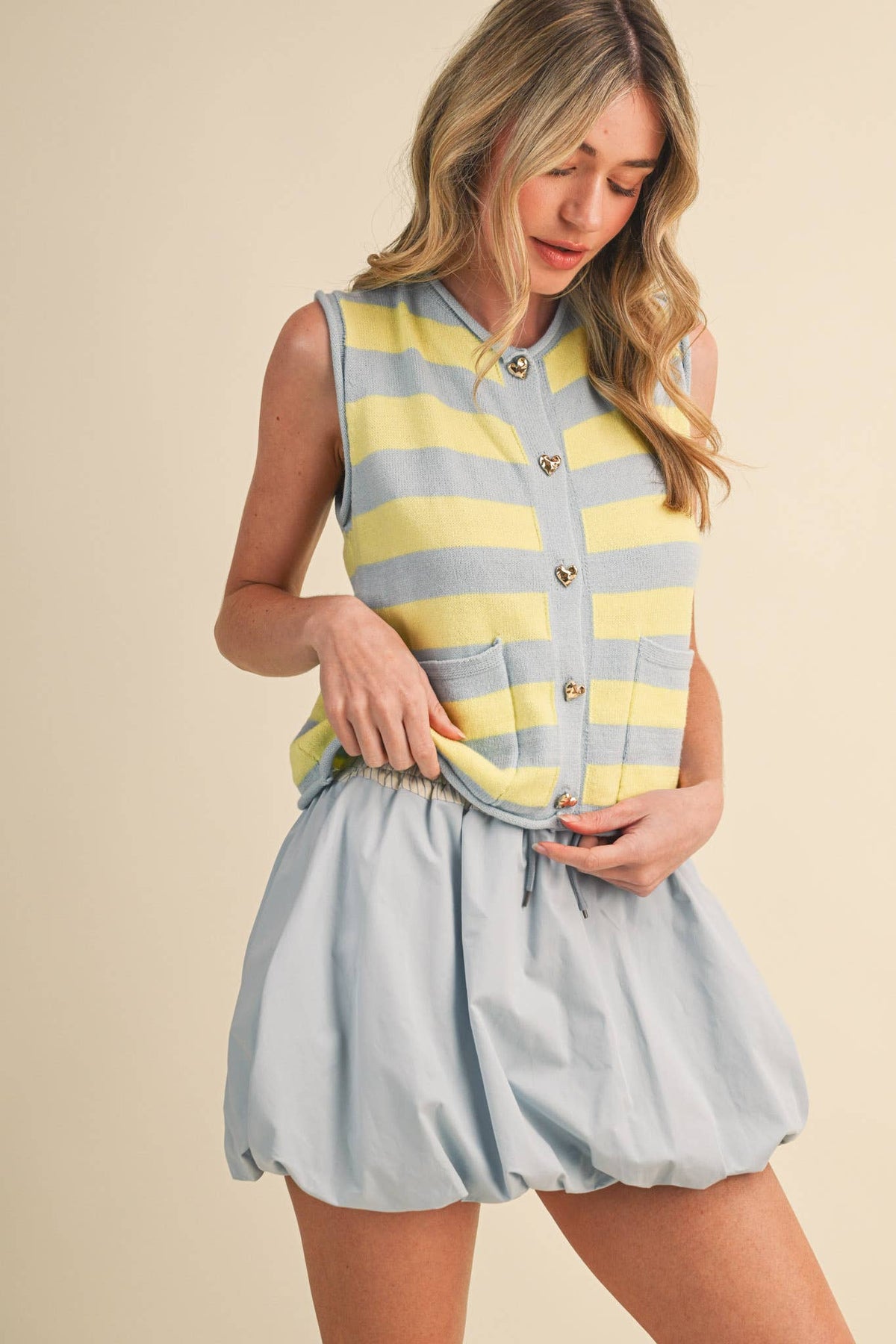 STRIPED KNIT SWEATER VEST MSW11347
