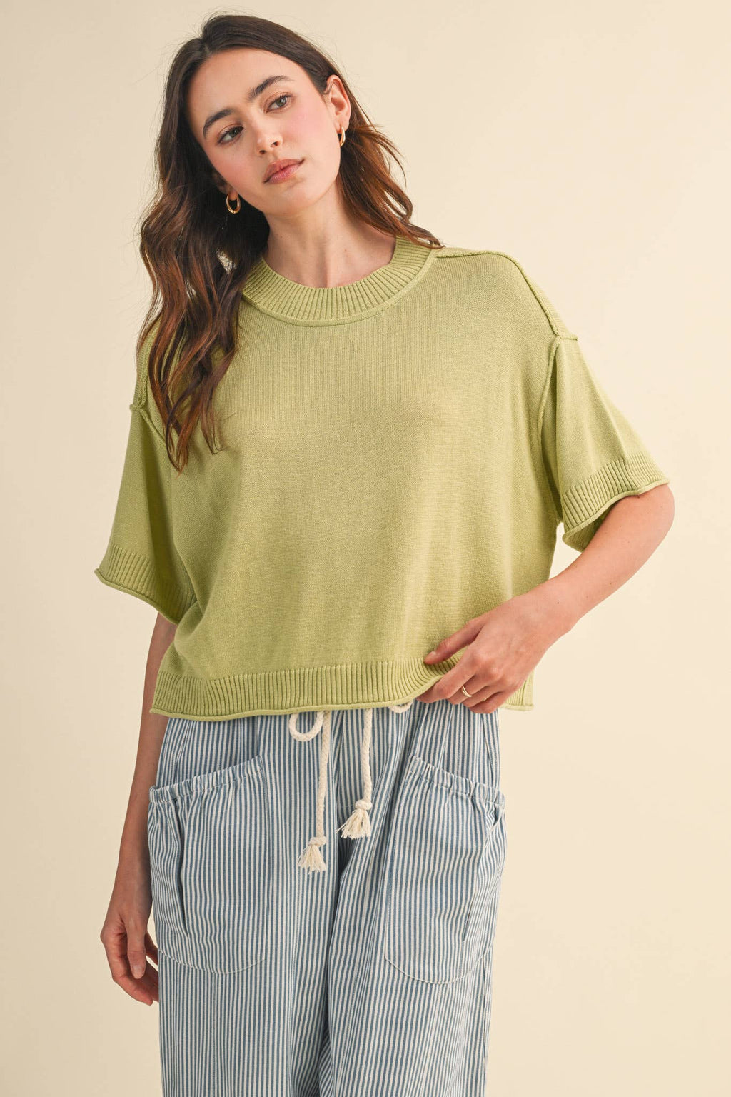LIGHTWEIGHT KNIT MOCK NECK SHORT SLEEVE SWEATER MSW11311