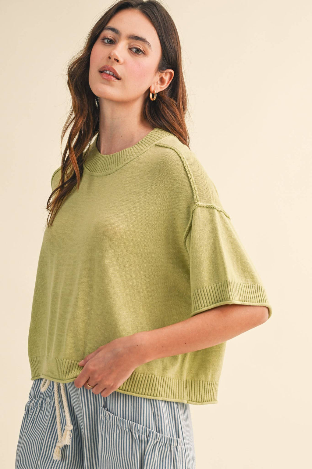 LIGHTWEIGHT KNIT MOCK NECK SHORT SLEEVE SWEATER MSW11311