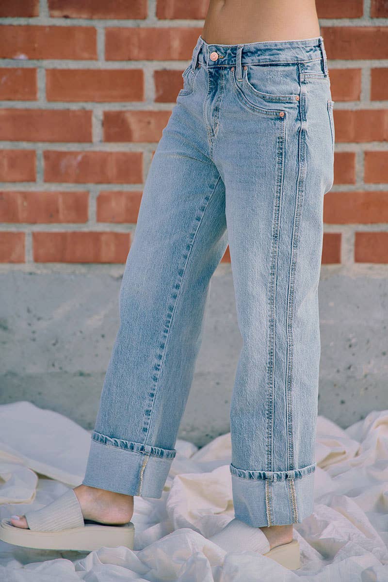 VINTAGE WASHED STRAIGHT JEANS WITH SIDE STITCH DETAIL