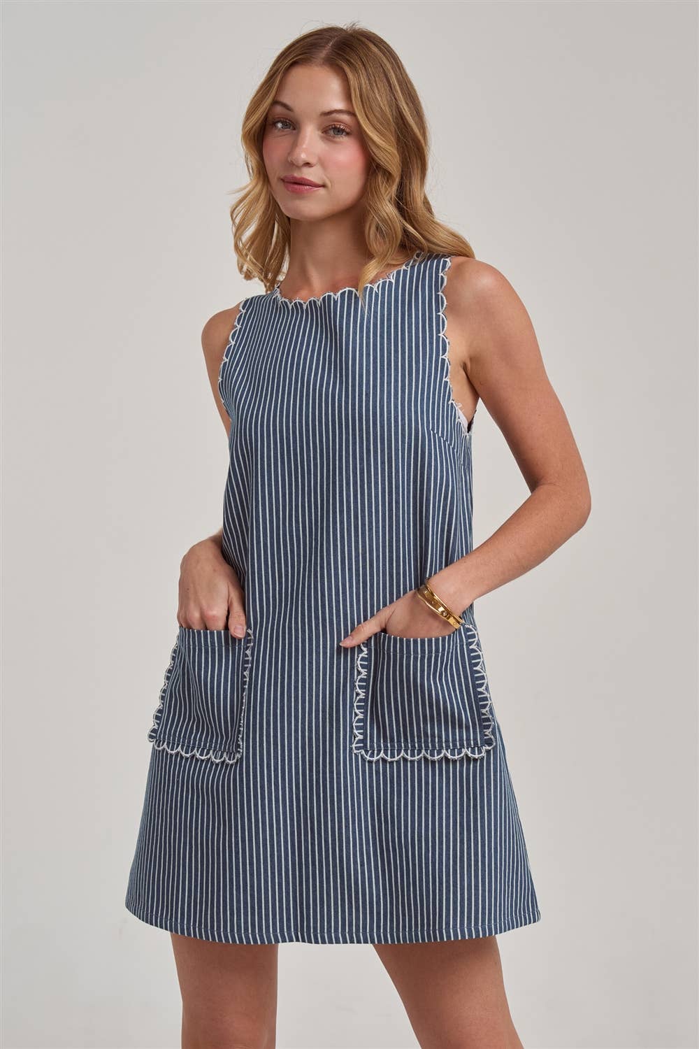 SLEEVELESS STRIPE DENIM MINI DRESSWITH SCALLOPED EMBROIDERY