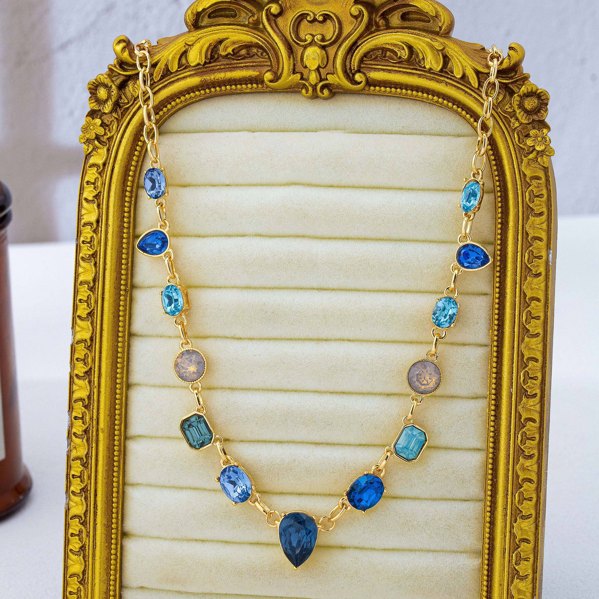 Ombré Sapphire-Hued Crystal Statement Necklace | 80N93305