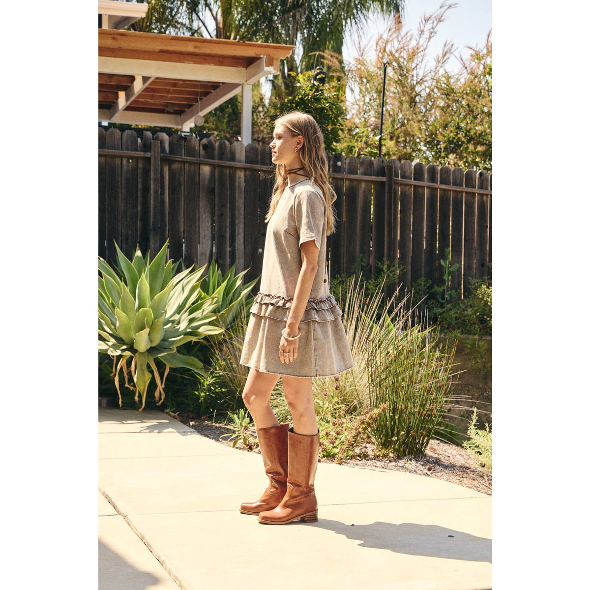DUSTY ROAD MINERAL-WASHED COTTON TWILL RUFFLED MINI DRESS