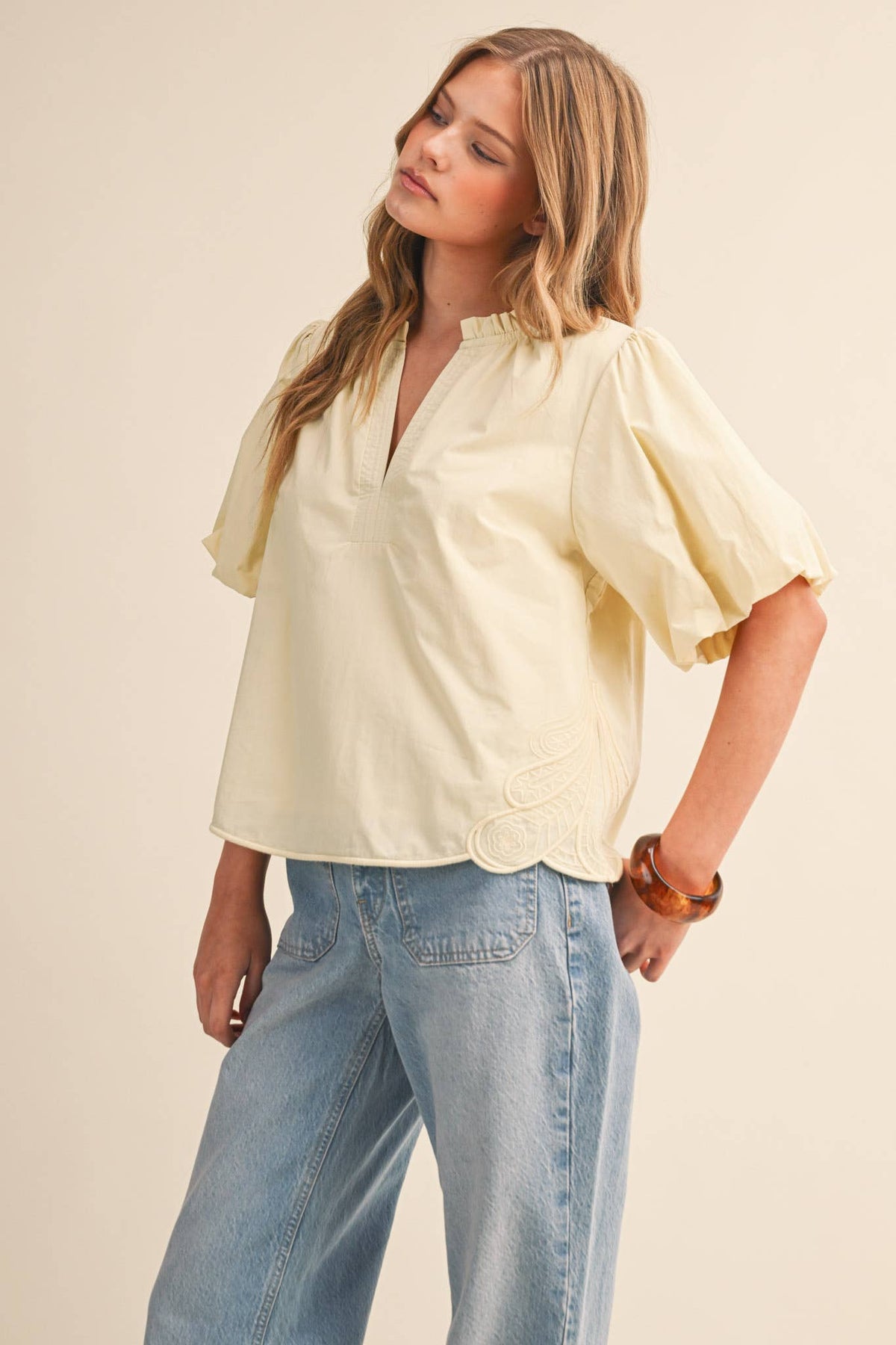 BUBBLE SLEEVE TOP WITH SIDE EMBROIDERY MTP4549